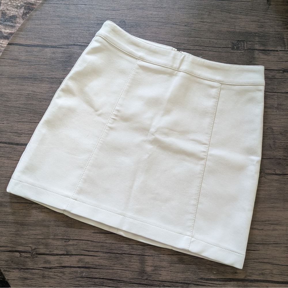 Forever 21 Ivory Faux Vegan Leather Mini Skirt Size S High Waist Festival